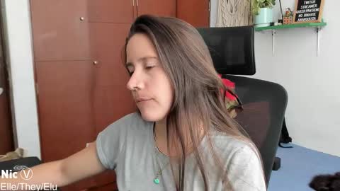 Snapshot of thetropicalseduction chatting on 01-05-26, 09:18 Nicole online show from 01-05-26, 09:18