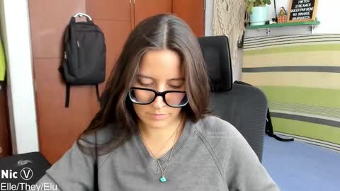 Snapshot of thetropicalseduction chatting on 02-18-26, 09:00 Nicole online show from 02-18-26, 09:00