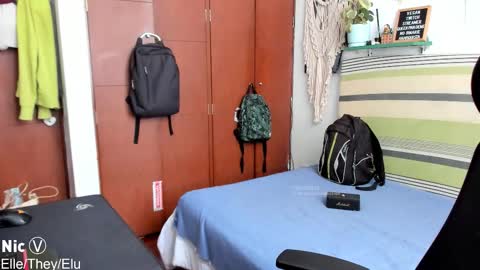 Snapshot of thetropicalseduction chatting on 02-19-26, 01:51 Nicole online show from 02-19-26, 01:51