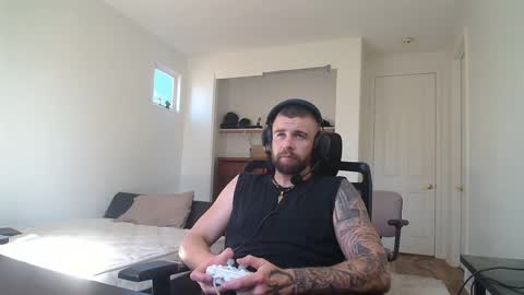 troy online show from 09-09-25, 10:42