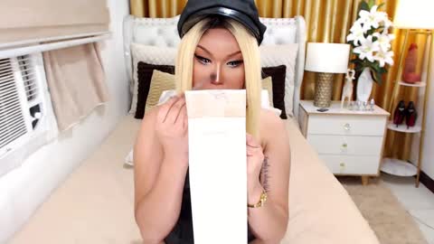 Snapshot of theunmarriedwife chatting on 03-02-25, 03:45 ValerieAnderson online show from 03-02-25, 03:45