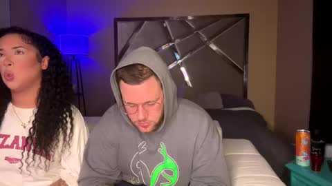 Snapshot of theviberoom chatting on 10-04-25, 06:22 The Vibe Room online show from 10-04-25, 06:22