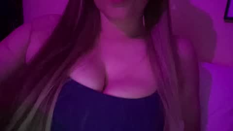 Snapshot of thewildwonderland chatting on 11-30-25, 02:48 The Wild Wonderland online show from 11-30-25, 02:48