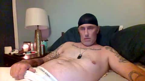 Snapshot of thezosk chatting on 12-15-25, 12:09 The ZoSk online show from 12-15-25, 12:09