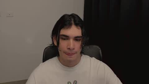 Snapshot of thiaan__ chatting on 02-14-25, 09:32 thiaan__ online show from 02-14-25, 09:32