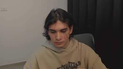 Snapshot of thiaan__ chatting on 02-20-25, 04:28 thiaan__ online show from 02-20-25, 04:28