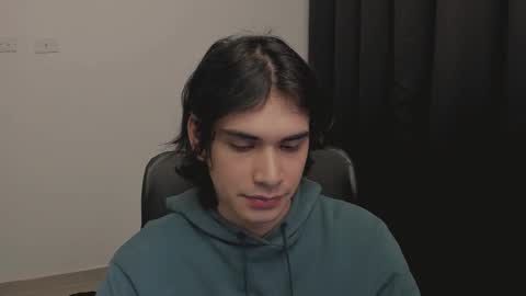 Snapshot of thiaan__ chatting on 03-01-25, 01:32 thiaan__ online show from 03-01-25, 01:32