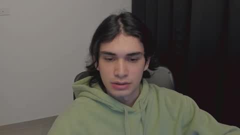 Snapshot of thiaan__ chatting on 03-12-25, 01:25 thiaan__ online show from 03-12-25, 01:25