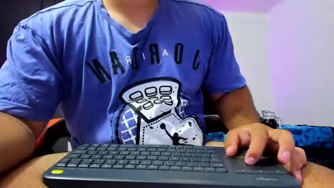 Snapshot of thiago_cp01 chatting on 01-12-25, 02:24 Thiago online show from 01-12-25, 02:24