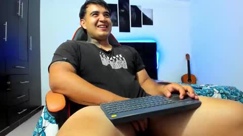 Snapshot of thiago_cp01 chatting on 03-27-26, 08:26 Thiago online show from 03-27-26, 08:26