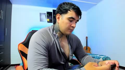 Snapshot of thiago_cp01 chatting on 04-11-26, 07:45 Thiago online show from 04-11-26, 07:45