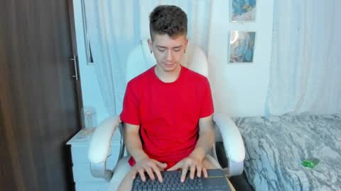 Manuel online show from 09-24-25, 01:42