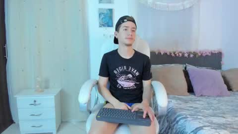 Manuel online show from 11-28-25, 02:36