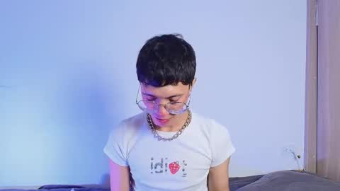 Snapshot of thiago_n_sam chatting on 09-27-25, 11:43 thiago_n_sam online show from 09-27-25, 11:43