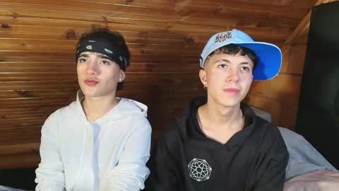 Snapshot of thiago_n_sam chatting on 10-24-25, 01:35 thiago_n_sam online show from 10-24-25, 01:35