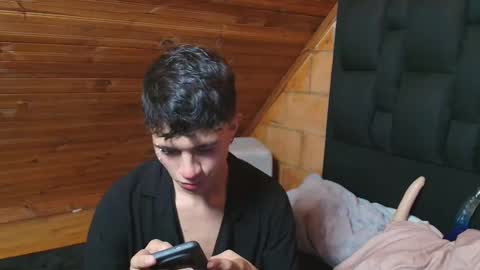 Snapshot of thiago_n_sam chatting on 10-29-25, 04:37 thiago_n_sam online show from 10-29-25, 04:37