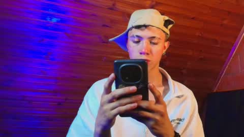 Snapshot of thiago_n_sam chatting on 11-23-25, 11:37 thiago_n_sam online show from 11-23-25, 11:37