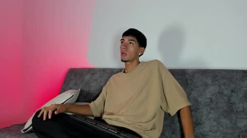 Thiago online show from 04-06-26, 03:04