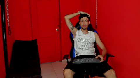 Snapshot of thiago_preston chatting on 04-15-26, 07:43 Thiago online show from 04-15-26, 07:43