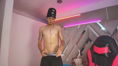 Snapshot of thiago_preston chatting on 04-18-26, 07:58 Thiago online show from 04-18-26, 07:58