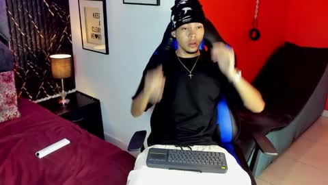 Snapshot of thiago_preston chatting on 04-22-26, 07:59 Thiago online show from 04-22-26, 07:59
