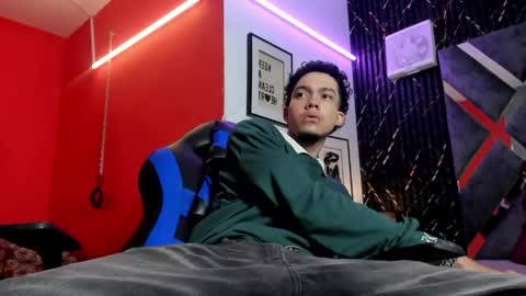 Snapshot of thiago_preston chatting on 05-01-26, 08:02 Thiago online show from 05-01-26, 08:02