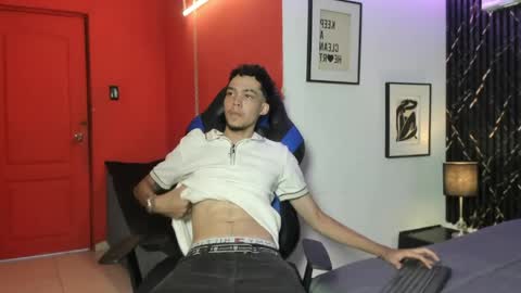 Snapshot of thiago_preston chatting on 05-05-26, 08:06 Thiago online show from 05-05-26, 08:06