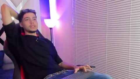 Snapshot of thiago_preston chatting on 05-08-26, 08:25 Thiago online show from 05-08-26, 08:25