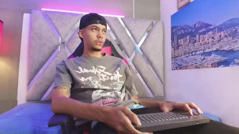Snapshot of thiago_preston chatting on 05-22-26, 08:36 Thiago online show from 05-22-26, 08:36