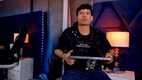T H I A G O online show from 05-22-26, 04:19