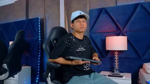 T H I A G O online show from 05-27-26, 03:36