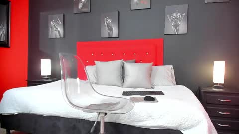 Thia Gomez online show from 02-21-25, 05:09