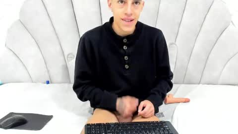 Thiago   online show from 04-05-26, 01:25