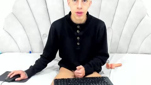 Snapshot of thiagos19 chatting on 05-26-26, 12:28 Thiago online show from 05-26-26, 12:28