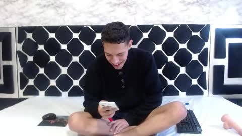 Snapshot of thiagos19 chatting on 06-03-26, 02:33 Thiago online show from 06-03-26, 02:33