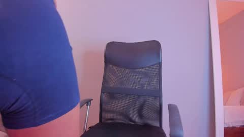 Snapshot of thiagovega_ chatting on 04-06-26, 05:30 thiagovega_ online show from 04-06-26, 05:30