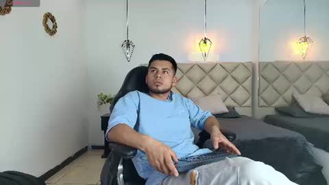 Snapshot of thiagovegga chatting on 07-21-26, 04:37 Thiago Vegga online show from 07-21-26, 04:37