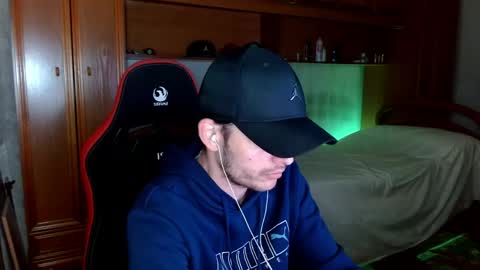 Snapshot of thick_and_big_cock chatting on 04-24-26, 10:34 Latino 8.5 inches online show from 04-24-26, 10:34