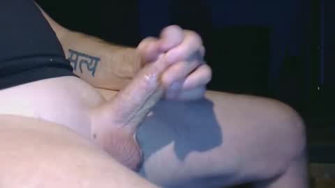 Snapshot of thick_az_a_brick chatting on 11-13-25, 02:10 Roman online show from 11-13-25, 02:10