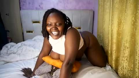 thick_n_flirty online show from 05-24-26, 03:28