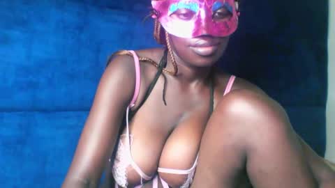 Snapshot of thickbaby9 chatting on 11-09-25, 11:47 lovlyn online show from 11-09-25, 11:47