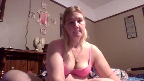 thickblonde_92 online show from 10-08-25, 12:47