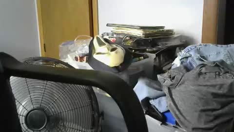 Snapshot of thickbong chatting on 01-11-26, 04:56 thickbong online show from 01-11-26, 04:56