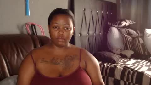 Snapshot of thickcaramel_p chatting on 02-19-26, 10:33 phindy online show from 02-19-26, 10:33