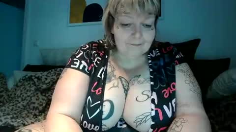 Snapshot of thickdarkangel chatting on 07-19-26, 06:44 thickdarkangel online show from 07-19-26, 06:44