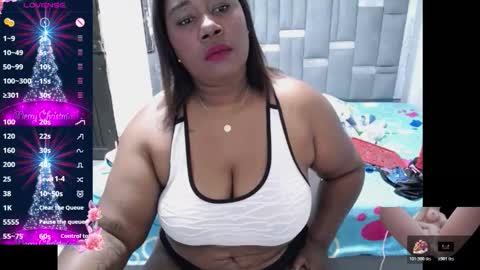 Snapshot of thickebonymilf chatting on 12-21-25, 06:20 XIOMARA online show from 12-21-25, 06:20