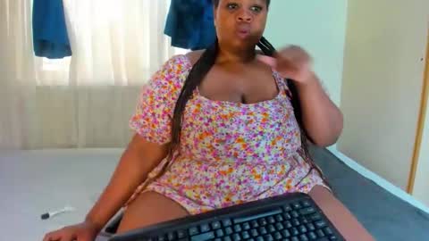 Snapshot of thickleeyanaxxx chatting on 04-26-26, 06:44 thickleeyanaxxx online show from 04-26-26, 06:44