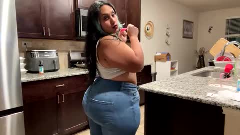 Snapshot of thickmorena chatting on 10-05-25, 04:22 thickmorena online show from 10-05-25, 04:22