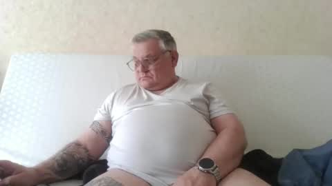 Snapshot of thierrysymp chatting on 05-15-26, 05:20 Thierrysymp online show from 05-15-26, 05:20