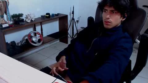 thieves_us online show from 11-18-25, 05:23